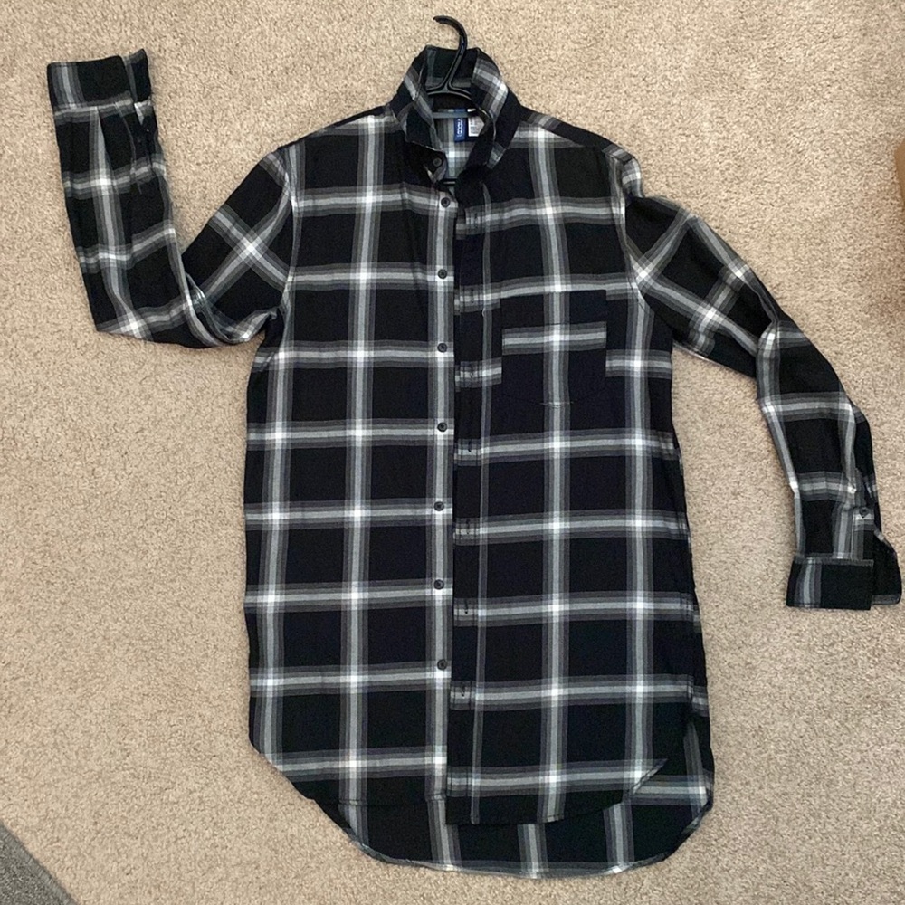 Mens size small oversized button up shirt
